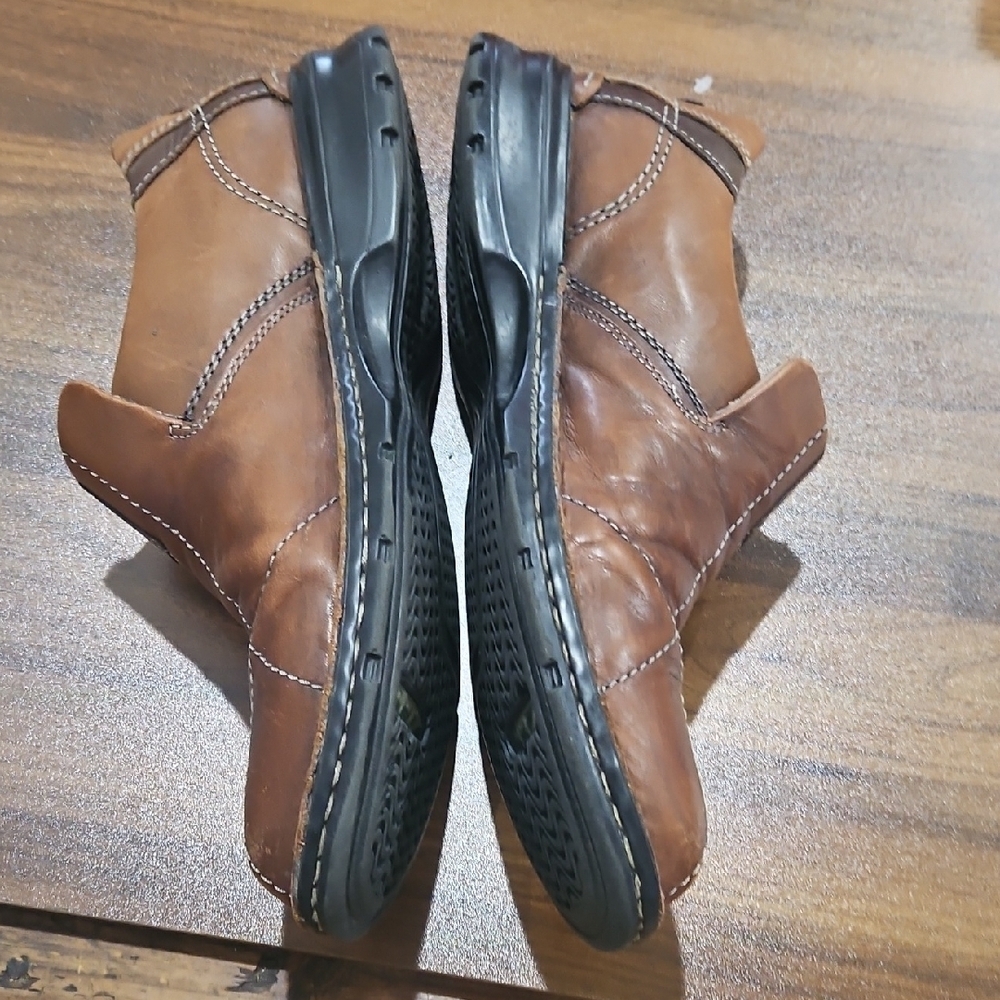 Clarks Men's Brown Leather Slip-On Loafers - Picture 5 of 10